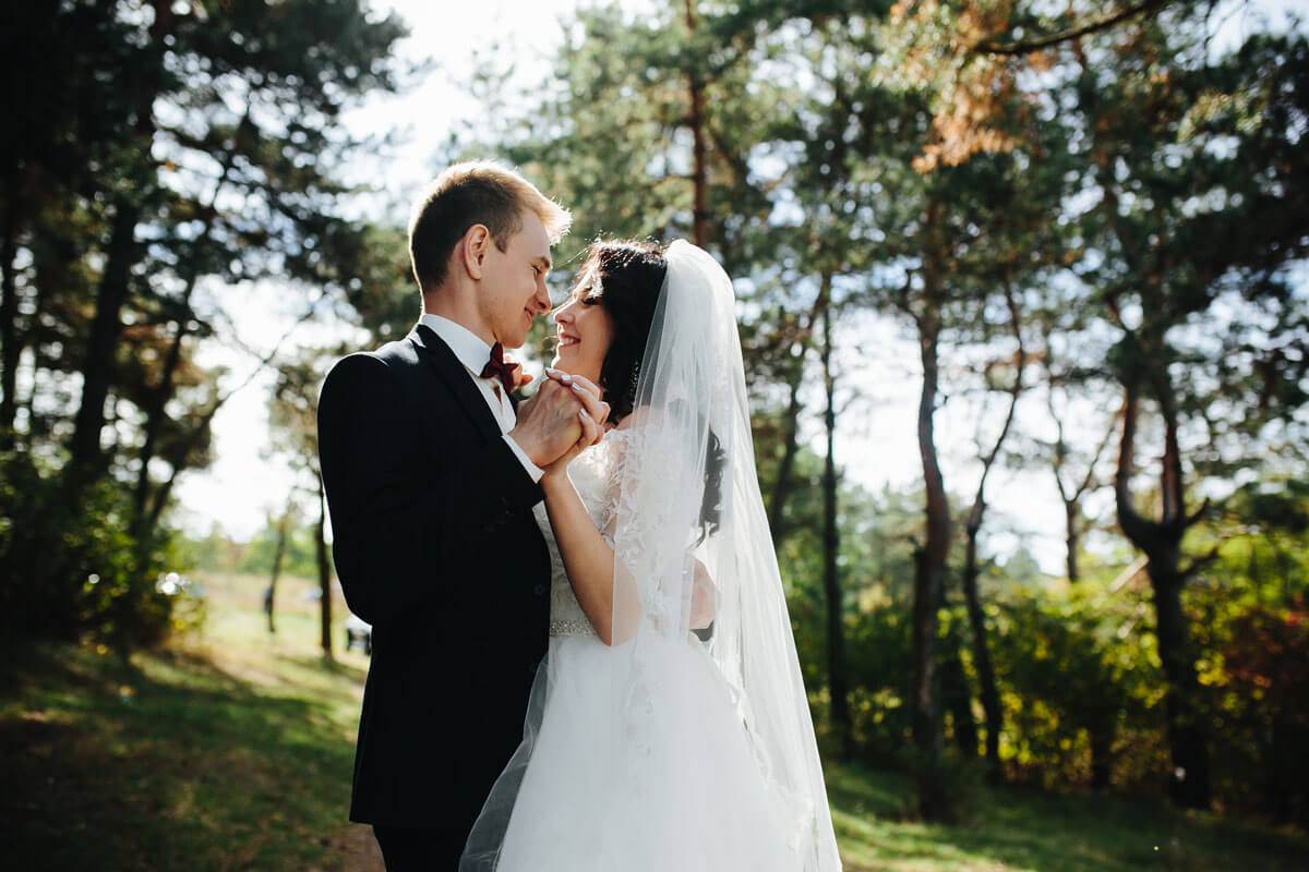 beautiful-wedding-couple-posing-PHD3QL9-1.jpg
